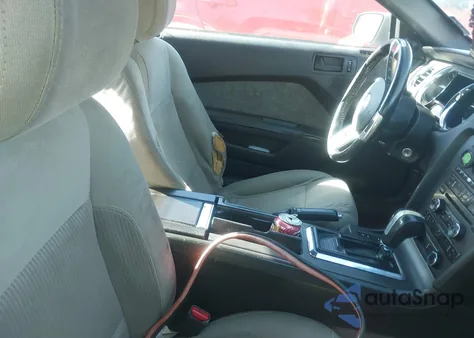 2013 Ford Mustang V6 z USA, uszkodzony, nr VIN 1ZVBP8AM4D5279012